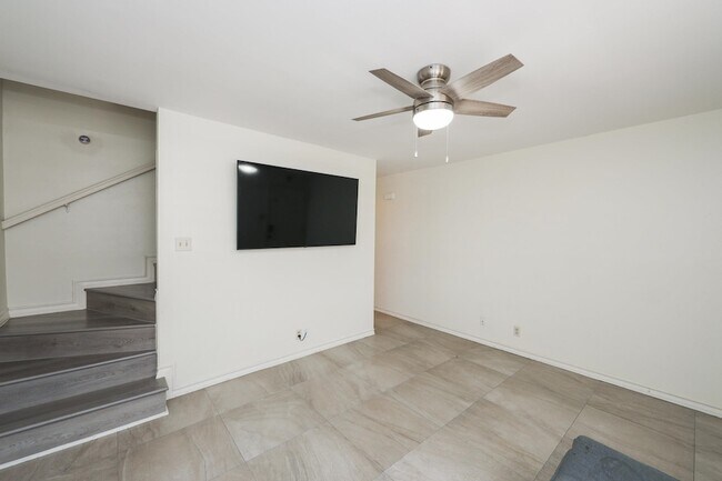 Building Photo - 112 Merlin Rd