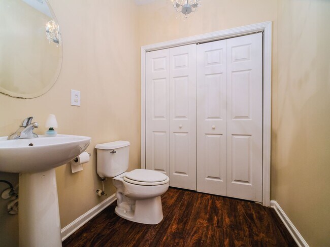 Building Photo - 7020 Somerset Springs
