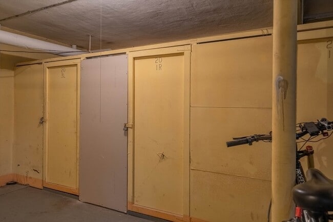 Building Photo - 20 Ashland St