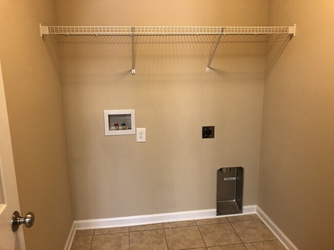 Building Photo - Available to show! **MOVE-IN Special $250 off the 1st full month's rent.**