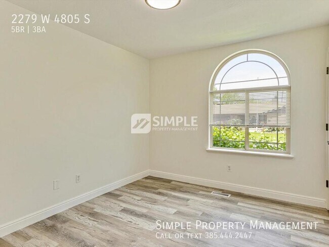 Building Photo - Newly remodeled home in Taylorsville!