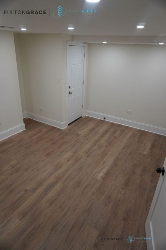 Building Photo - 4636 N Hamilton Ave