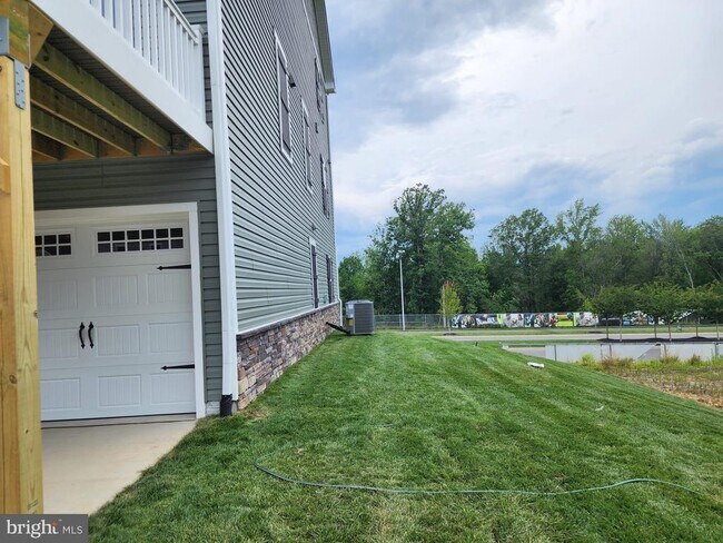 Building Photo - 9400 Tanfield Dr