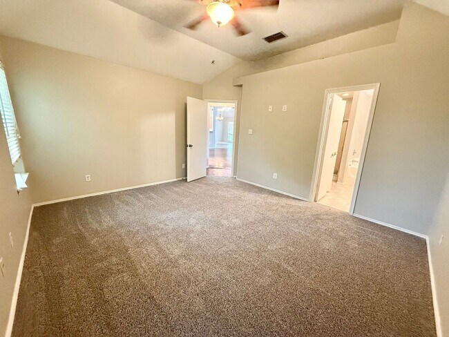 Building Photo - Charming 4-bed/2-bath in Bullard’s Legacy Estates!