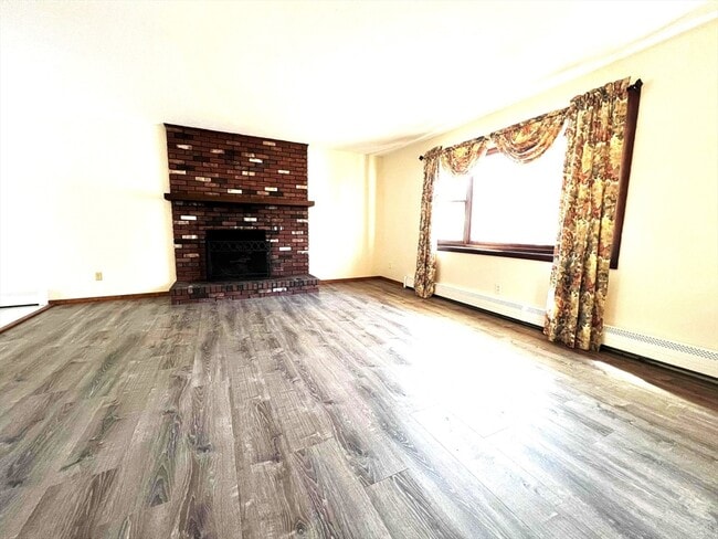 Building Photo - 23 Hospital Rd