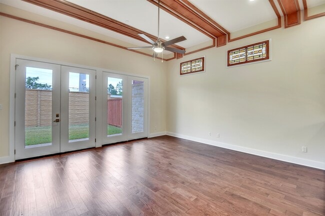 Building Photo - 4100 S Texas Ave