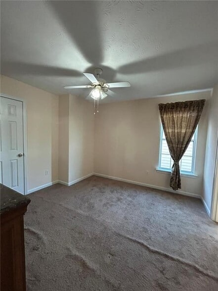 Building Photo - 5335 Lakebrooke Run