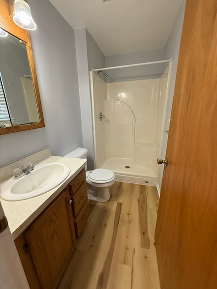 Building Photo - 28913 Annapolis Ave