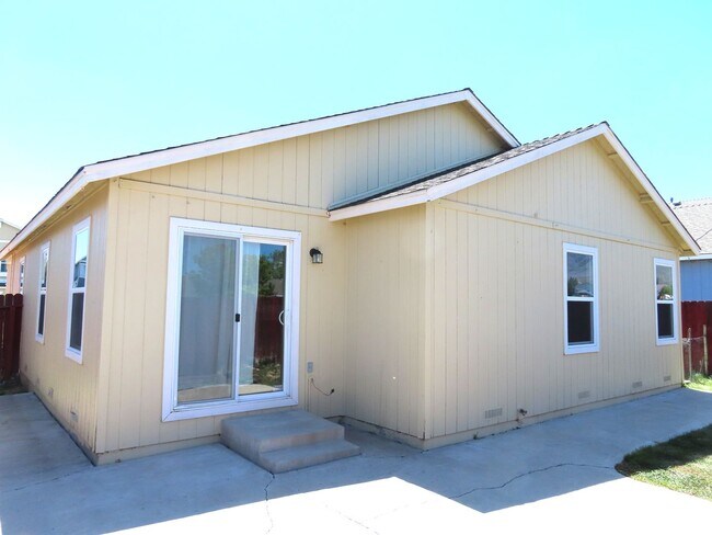 Building Photo - 9535 Autumn Leaf Way
