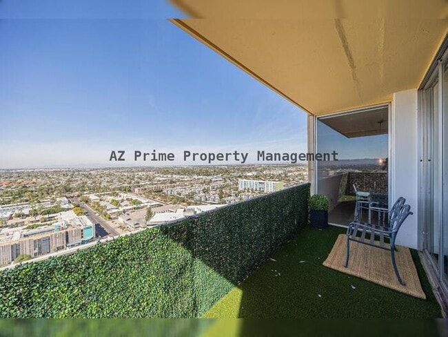 Building Photo - 207 W Clarendon Ave