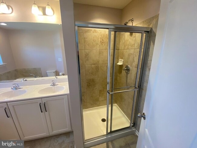 Building Photo - 37 Cecily Way