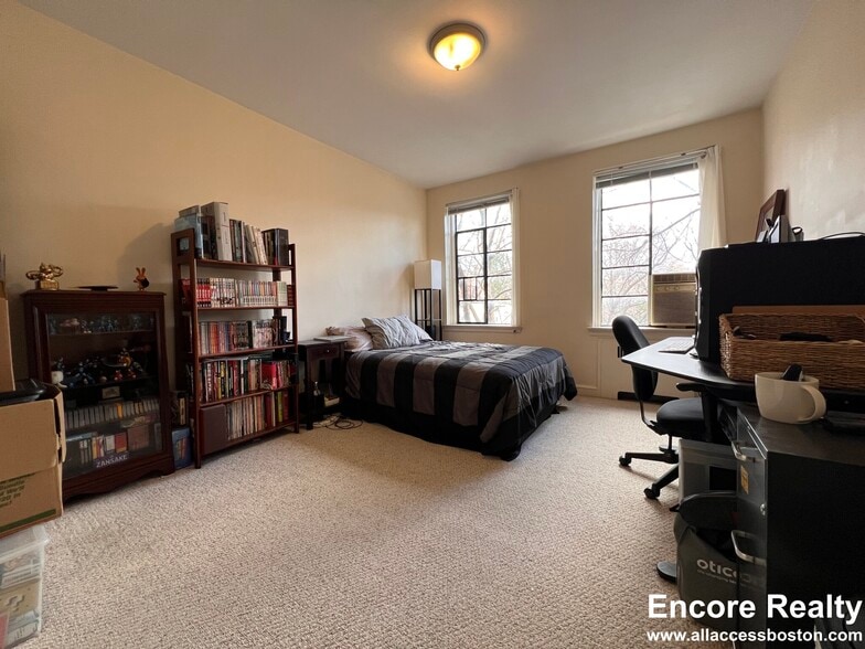 Building Photo - 111 Longwood Ave