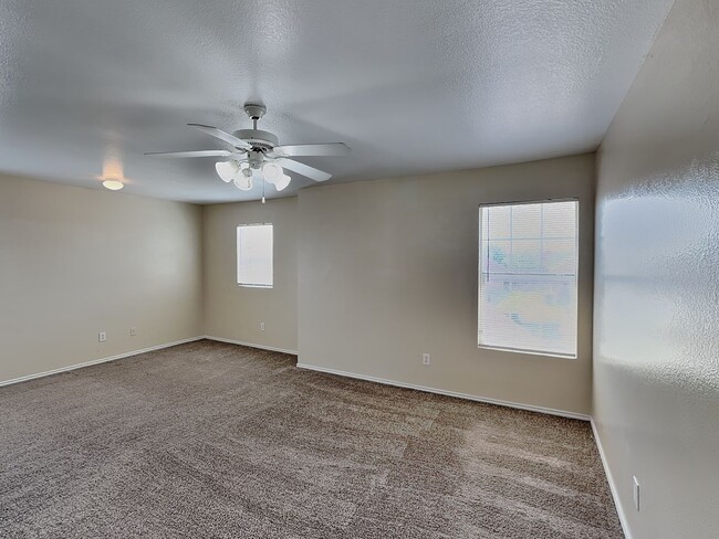 Building Photo - BEAUTIFUL HOME IN BURLESON ISD!