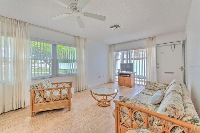 Building Photo - 4313 Tahitian Gardens Cir
