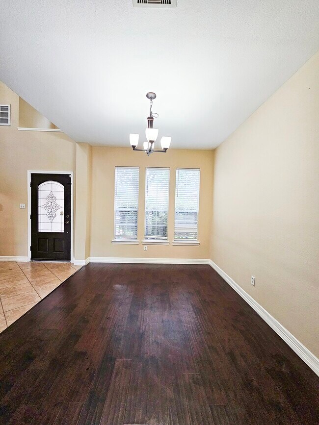 Building Photo - 20810 Balmoral Glen Ln