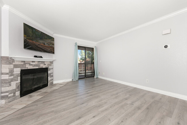 Building Photo - 12043 Alta Carmel Ct