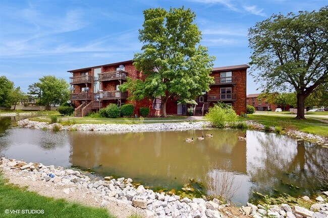 Building Photo - 29W542 Country Ridge Dr
