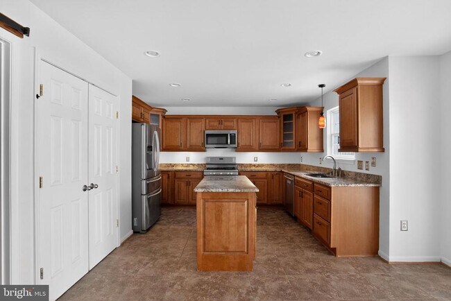 Building Photo - 28 Basalt Dr