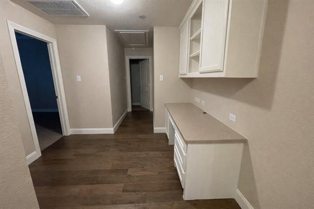 Building Photo - 3884 Banner Dr