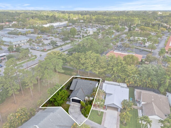 Building Photo - 465 Goldenwood Way