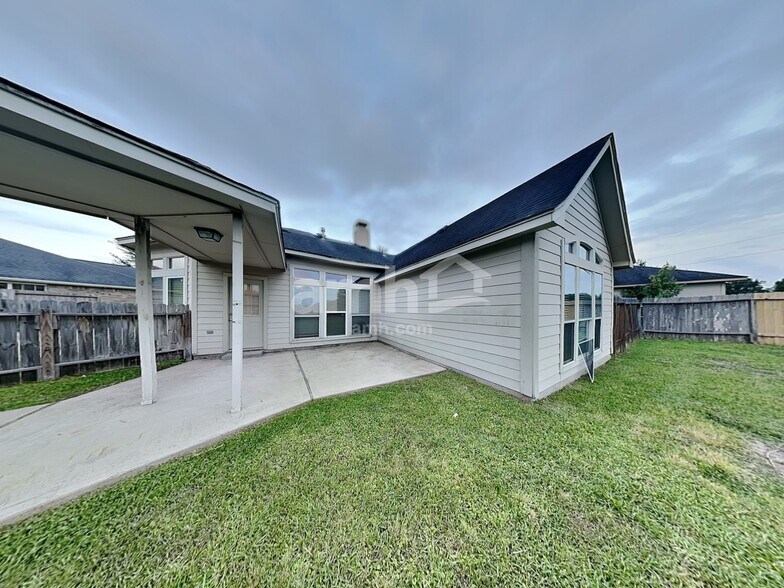 Building Photo - 1451 Sand Lake Ln