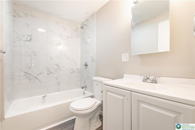 Building Photo - 1240 Pembroke Rd