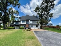 Building Photo - 624 S Horsebarn Rd