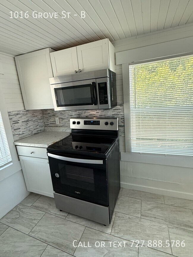 Building Photo - 1016 Grove St