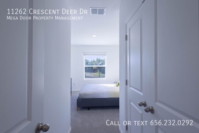 Building Photo - 11262 Crescent Deer Dr