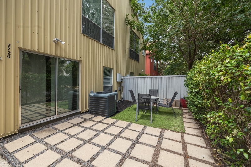 Building Photo - 2720 La Branch St