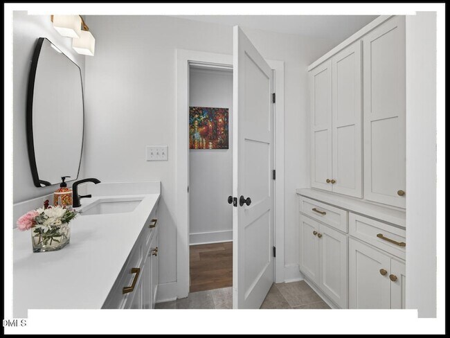 Building Photo - 5008 Autumn Dr