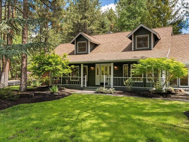 Building Photo - Stunning Custom Home 4 Bedroom in the Gate...