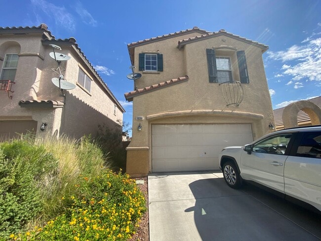 Primary Photo - Close to Downtown Summerlin. 3 bed/2.5 bat...