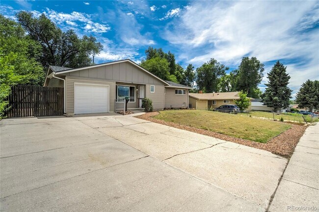 Building Photo - 257 Sherri Dr