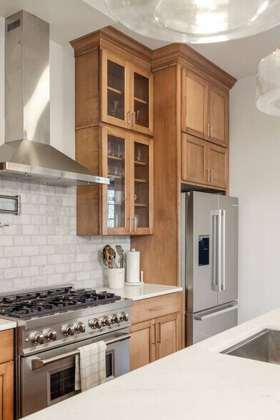 Building Photo - 1326 Broadway