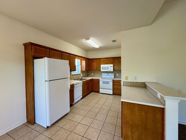 Building Photo - Duplex