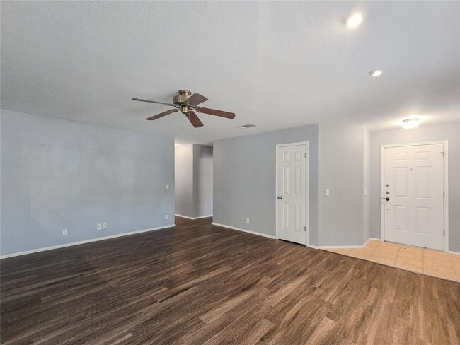 Building Photo - 9511 Woodvale Dr