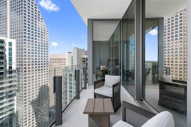 Building Photo - 300 Biscayne Blvd Way