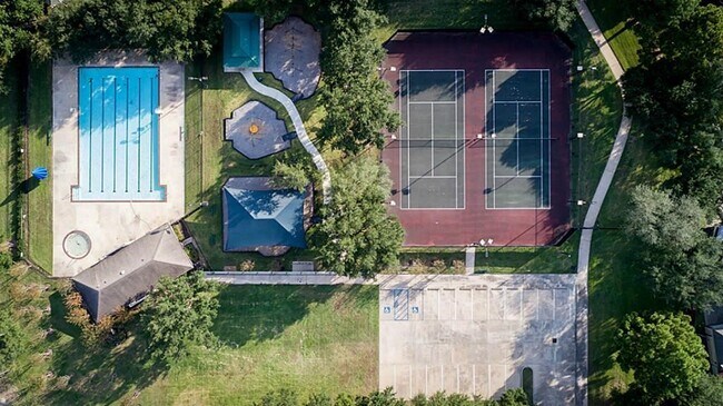 Building Photo - 15629 Ashbournne Springs Ln