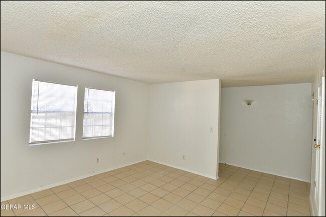 Building Photo - 8933 Kenneth St