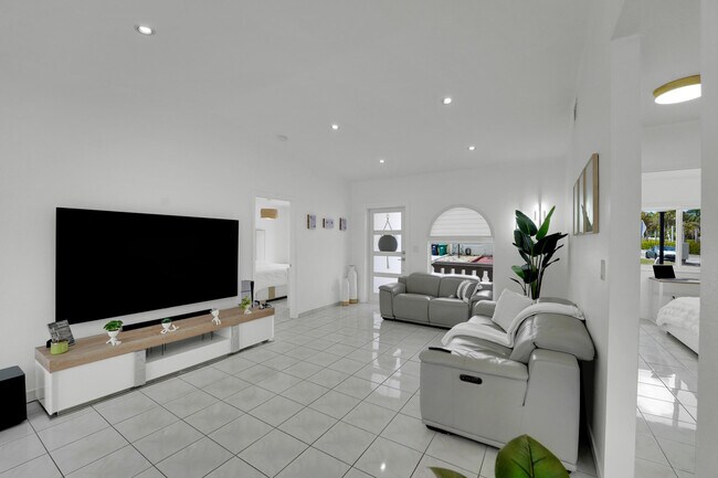 Building Photo - 17255 NW 72nd Ct