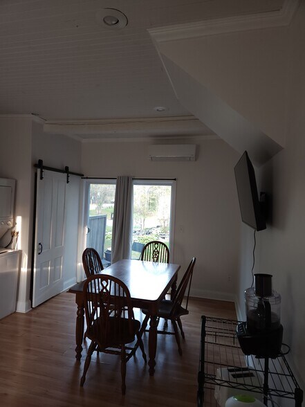 Primary Photo - 90 Depot St