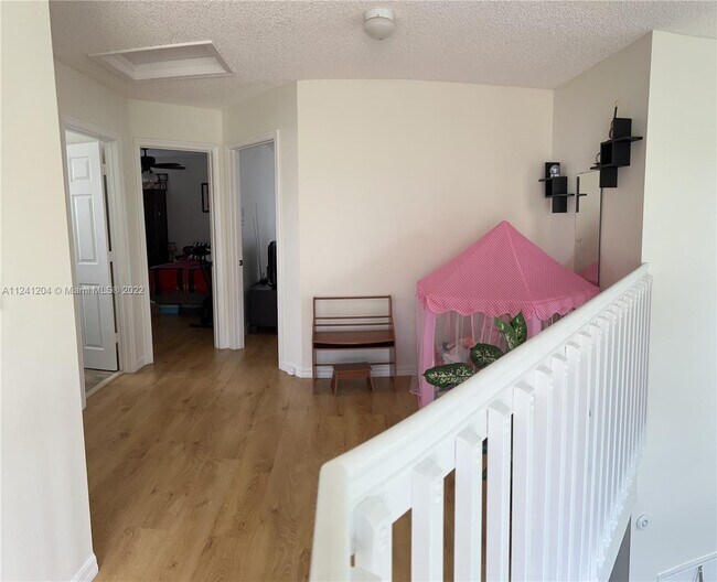 Building Photo - 803 SW 118th Ave