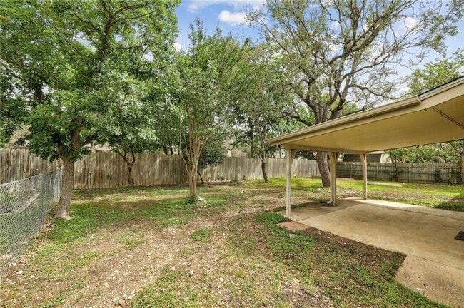 Building Photo - 707 Newcastle Ln