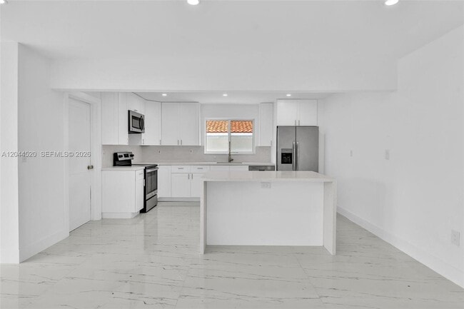 Building Photo - 8858 Harding Ave