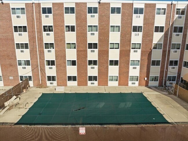 Building Photo - 215 Winter St