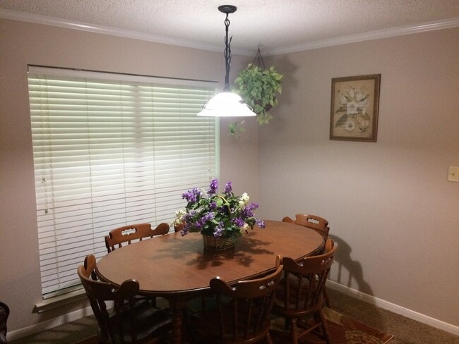 Building Photo - For Rent