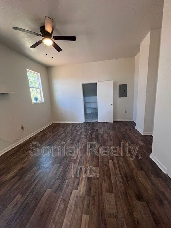 Building Photo - 2119 N Villere St