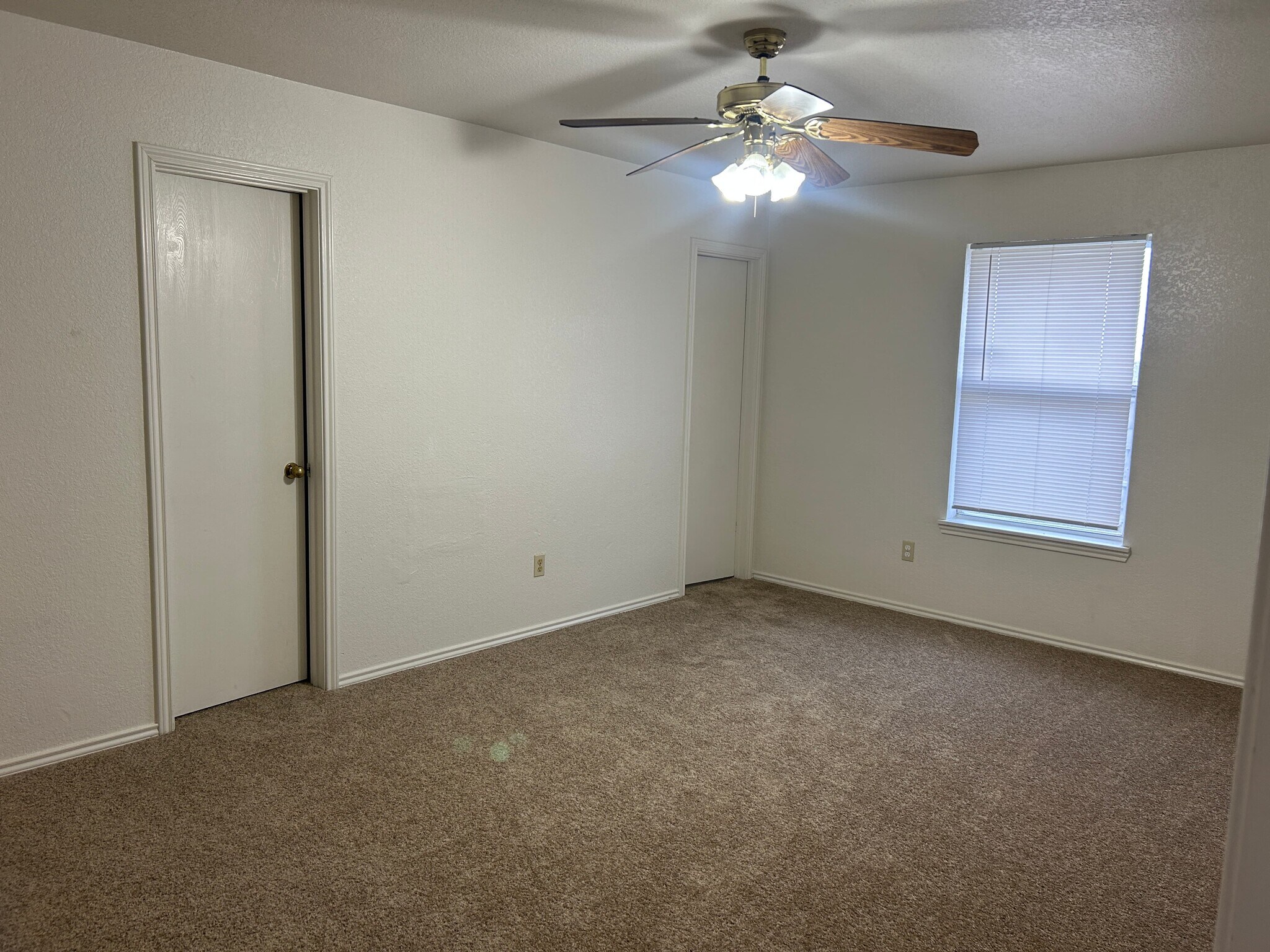 Building Photo - 2707 Mason Dr