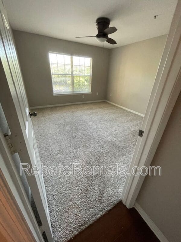 Building Photo - 7800 Point Meadows Dr